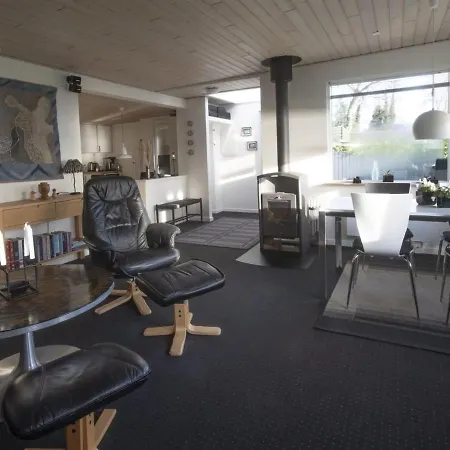 Annalie - 50m From The Sea By Interhome