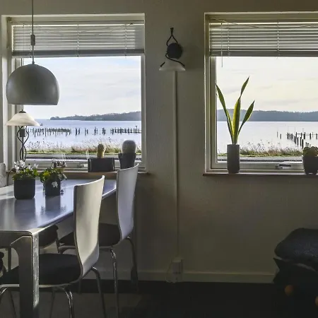 Annalie - 50m From The Sea By Interhome